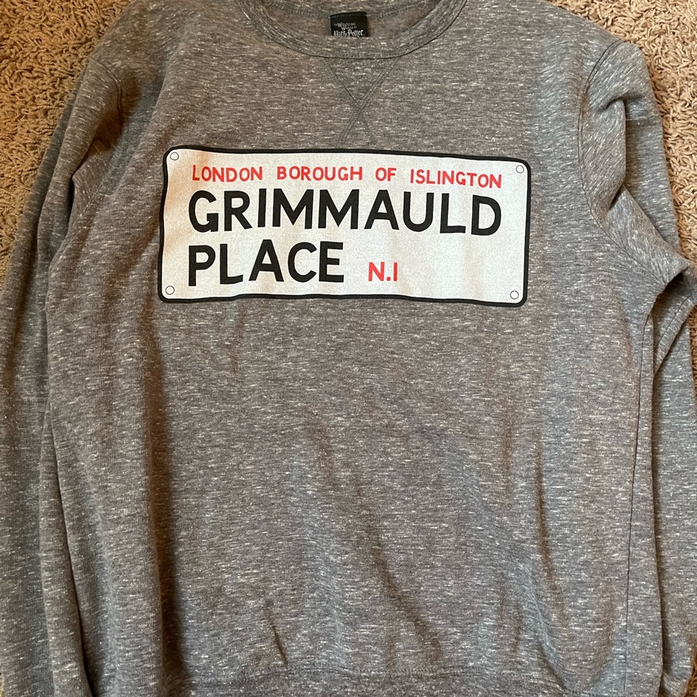 Grimmauld Place sweatshirt from Universal